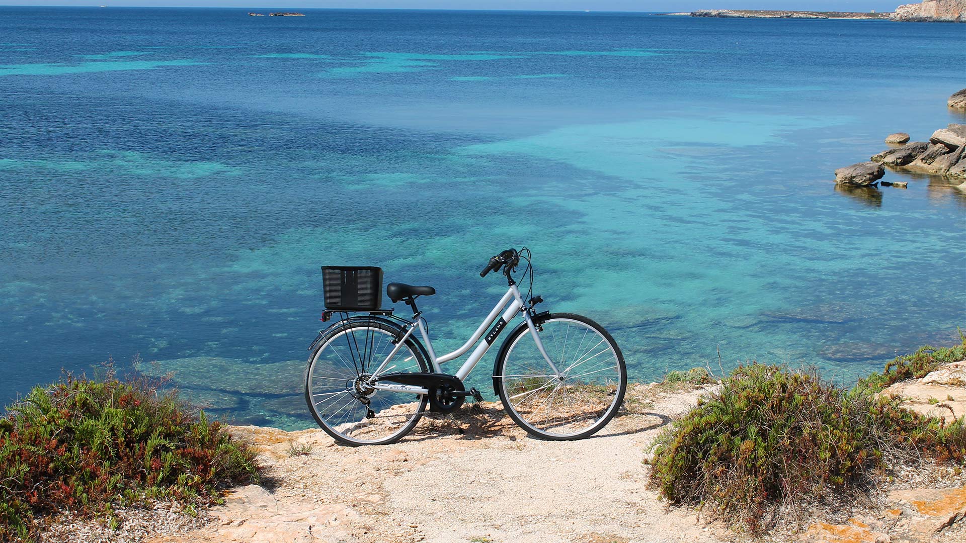 Noleggio bici, scooter e auto a Favignana: Alberti Rent